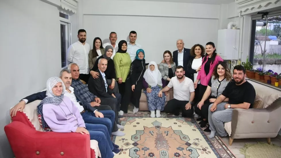 Mustafa Bozbey - İftarımızı; kıymetli eşim Seden Bozbey, ailem ve Özlüce Mahallesi sakinleriyle hep beraber açtık.