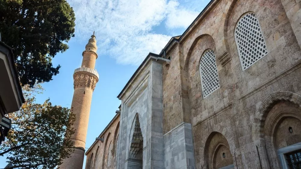 Mustafa Bozbey - İnanç Turizmi - Birçok medeniyete ev sahipliği yapmış Bursa’da inanç turizmi de önemli bir rol oynayabilir. Gerek kültür gerekse inanç rotaları oluşturulması büyük öneme sahiptir. Projelendirilen rotaların çağın gereksinimlerine göre bilim ve teknolojinin ışığında dijital ortamlarda da yer alması ile Evliyalar Şehri Bursa’da hem inanç turizmini geliştirip hem de Bursa’mızın tanıtımına katkıda bulunacağız.
